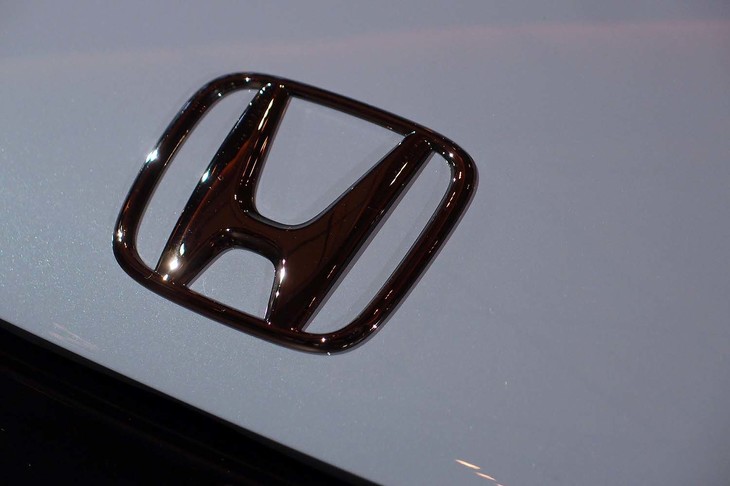 ホンダS660モデューロX バージョンZ（フロントの「H」エンブレム）