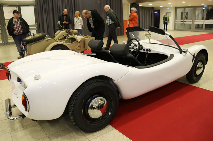 「コラーニGT」は「フォルクスワーゲン・タイプI（ビートル）」をベースとする。コラーニ氏の活動歴では初期の作品だが、彼のアイコンである有機的な曲線の萌芽（ほうが）が見られる。