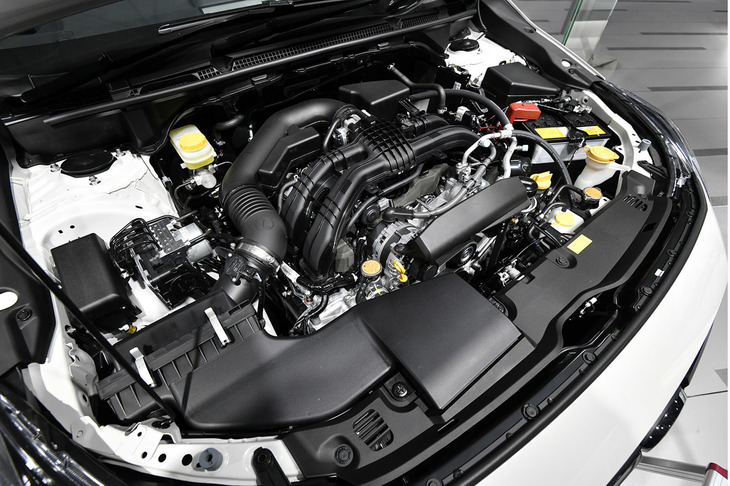 スバルは水平対向エンジンを綿々と進化させ続けてきた。1.6リッターのエントリーモデルであっても、水平対向エンジンによる重心の低い、独特な走りが味わえる。