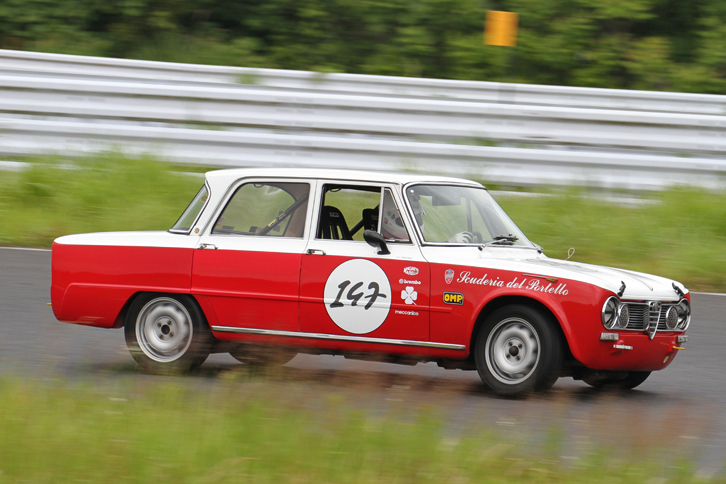 スポーツ走行から、1966年「アルファ・ロメオ・ジュリアスーパー」。