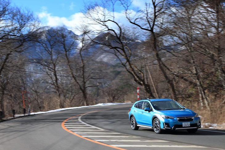 裏磐梯のワインディングロードは、降雪路に凍結路、ウエット路面、ドライ路面が入り交じる、複雑なコンディションとなっていた。