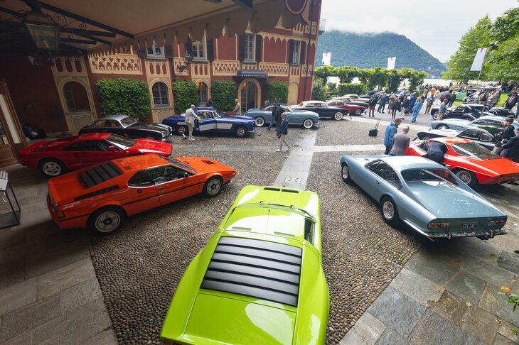 コンクールでは、参加者はグランドホテル・ヴィラデステ内の指定された場所に車両を展示。審査員が巡回してくるのを待つ。