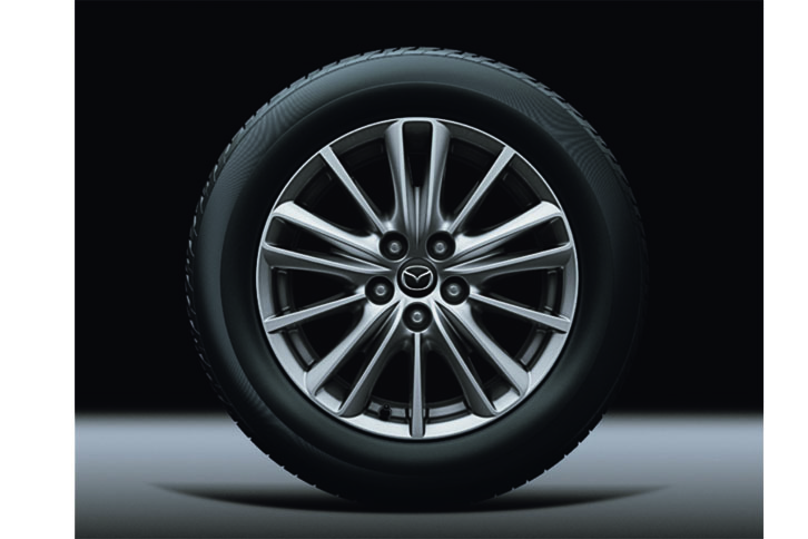 「マツダCX-5」のタイヤ／ホイール（17インチ）。
