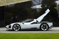 フェラーリが往年の名車「F40」をイメージしたワンオフモデル「SC40」を発表の画像