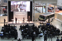 メディア向けの発表会の後には、顧客向けの商品説明会も行われた。