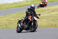 モデルチェンジ後の“リトルデューク”3車種には、先代よりもスポーティーなハンドリング特性が与えられている。