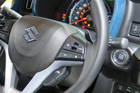 スズキもいよいよ軽自動車にACCを採用！ ……こうした装備が増えるのはうれしいが、価格への影響が気になるところである。