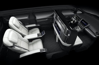 室内の静粛性はかなり高いようだが、吉岡さんは「LS」を超えるかどうかという点については頑なに言及を避けた。（写真＝トヨタ自動車）