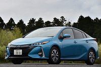 トヨタ・プリウスPHV S“ナビパッケージ”