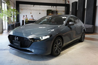 月に1度の特別なメールマガジン『月刊webCG通信』新型「マツダ3」の車名についてどう思う？