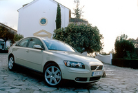 ボルボS40 2.4i（5AT）／S40 T5（5AT）【海外試乗記】