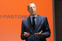 レースの概要について説明する、フェラーリ・ジャパンのフェデリコ・パストレッリ社長。日本は、フェラーリオーナーによるモータースポーツ活動が世界的に見ても盛んな国であるという。