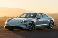 スポーティーな4ドアEVの「タイカン」。写真は2024年2月に発表されたマイナーチェンジモデルで、フロントマスクの意匠が刷新されている。