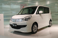 三菱、コンパクトミニバン「デリカD：2」を発表の画像