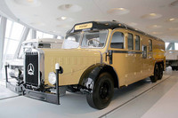 メルセデス博物館の1938年型移動郵便局＆電報電話局