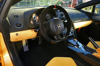 ランボが「ガヤルド」の高性能版を日本初公開の画像