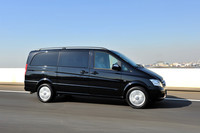 ボディカラーは、ソリッド系6色、メタリック系6色の計12色設定される。撮影車は、メタリックのオブシディアンブラック。