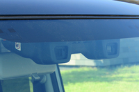 「デュアルカメラブレーキサポート」用のステレオカメラ。