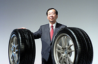 内蔵のスポンジで吸音、世界初を謳うタイヤをダンロップが発表の画像