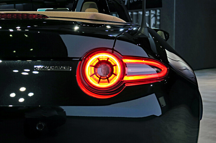 マツダ・ロードスターSレザーパッケージVセレクション