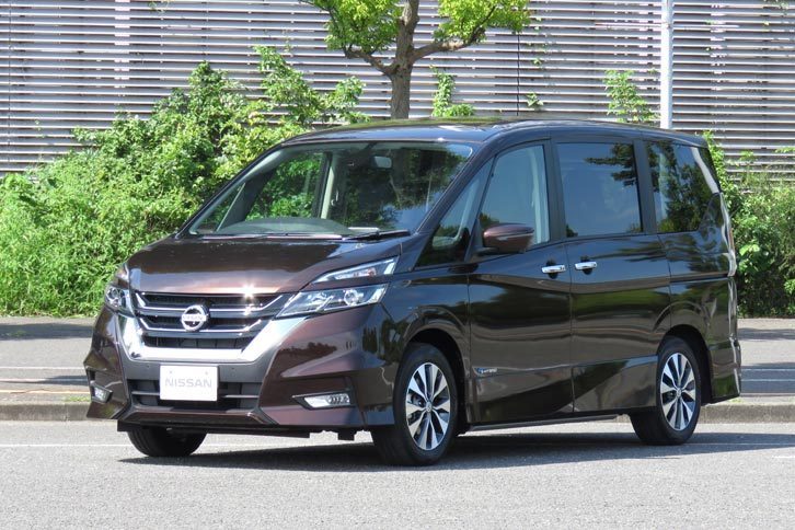 福祉車両の「セレナ ハイウェイスター セカンドスライドアップシート」。