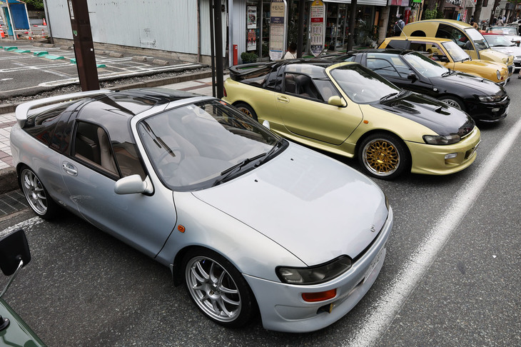 3台並んだ「トヨタ・セラ」。デビューは1990年だから、すでに30年以上が経過しているわけだ。