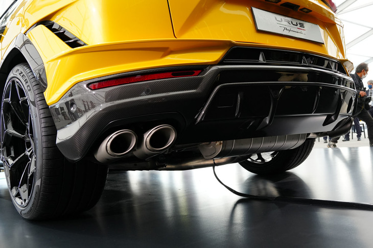 ランボルギーニ・ウルス ペルフォルマンテ（リアバンパー）