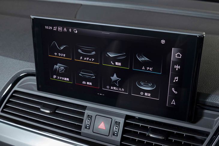 10.1インチのセンタースクリーンはタッチ操作に対応。音声認識システムによるコントロールも可能となっている。