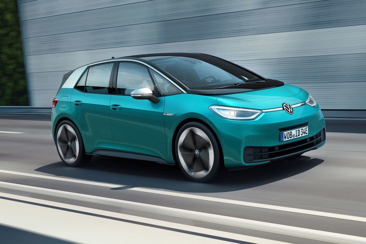 電気自動車（EV）専用プラットフォーム「MEB」を使う「フォルクスワーゲンID.3」は「ゴルフ」サイズのEVだ。