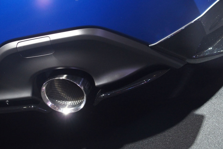 スバルBRZ STIパフォーマンス（マフラーエンド）