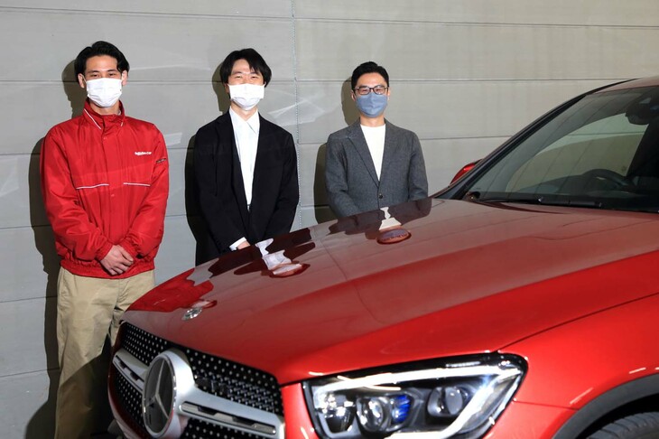 今回取材対応いただいた、楽天カーの（写真左から）新井 峻さん、門田 遼さん、本橋 哲さん。楽天Carオークションは中古車販売業者とユーザー双方にメリットのあるサービスであり、ぜひ気軽に試していただきたいとのこと。