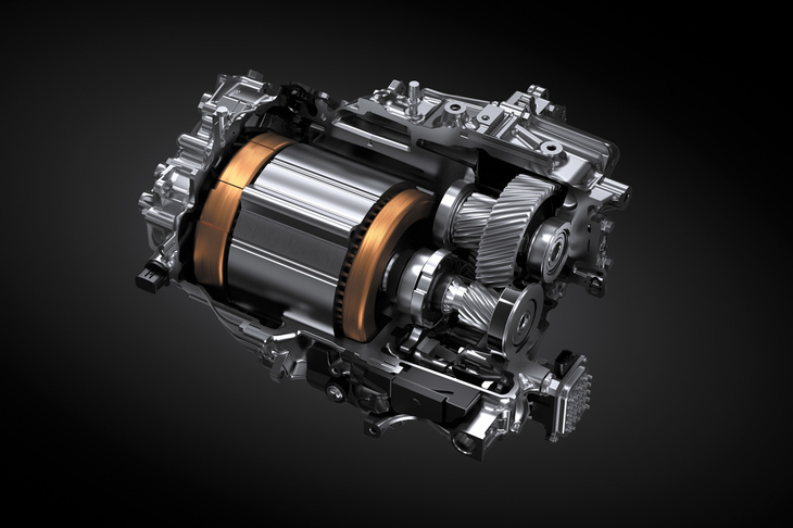 燃料が持つエネルギーの多くをロスしてしまう内燃機関に対し、モーターの最高効率は90％を超えるとされている。それだけに、EVの効率を高めるのは難しいのだ。