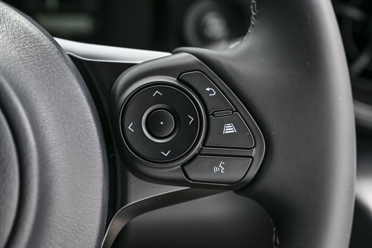 トヨタGR86 RZ“40th Anniversary limited”（ステアリングスイッチ）