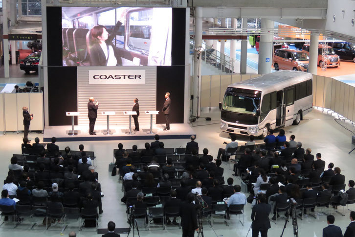 メディア向けの発表会の後には、顧客向けの商品説明会も行われた。