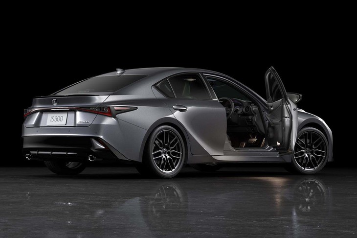 IS300“Fスポーツ モードブラックIII”