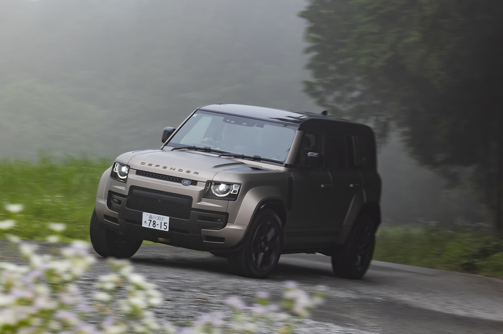 足まわりにはピッチ＆ロールを高度に制御する「6Dダイナミックサスペンション」を装備する。