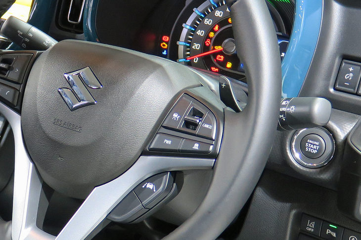 スズキもいよいよ軽自動車にACCを採用！ ……こうした装備が増えるのはうれしいが、価格への影響が気になるところである。