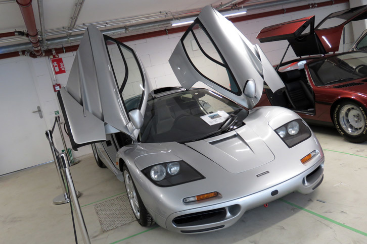 個人的に、名前は知っているけどお目にかかる機会がないクルマの筆頭なのが「マクラーレンF1」。エンジンがBMW製というご縁もあってここに収蔵されているのだろう。ちなみに、展示車は1996年式とのこと。