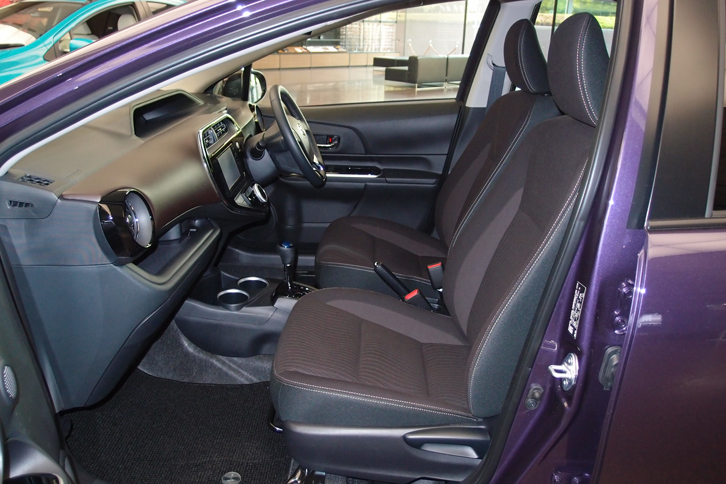 アクアG（フロントシート）