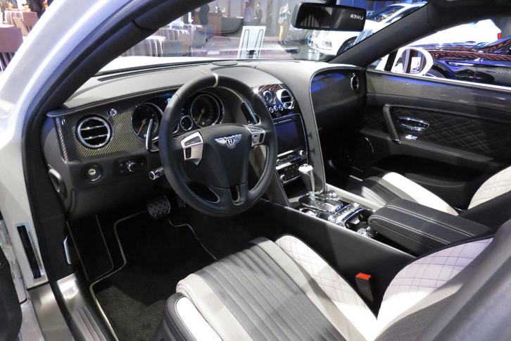 ベントレー・フライングスパーV8 Sストラトゥスエディションbyマリナー（インストゥルメントパネルまわり）