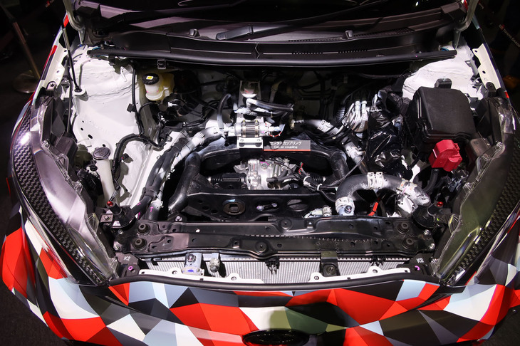 トヨタGRヤリスMコンセプト（フロントボンネット下のスペース）