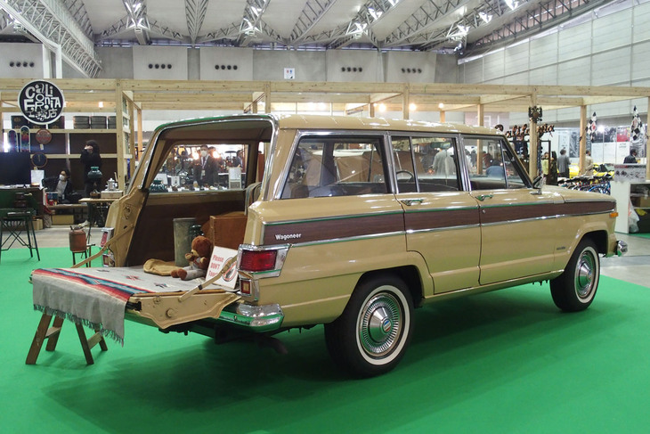 ジープ・ワゴニア（1977年）／SUV＆GEARコンセプト展示