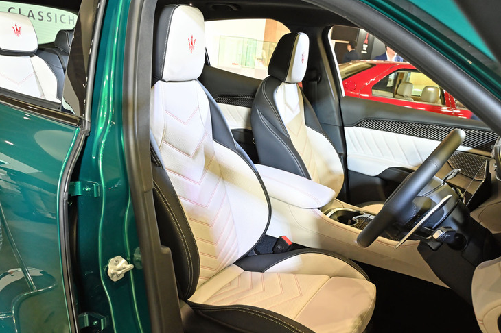 マセラティ・グレカーレ トロフェオ（2024年）