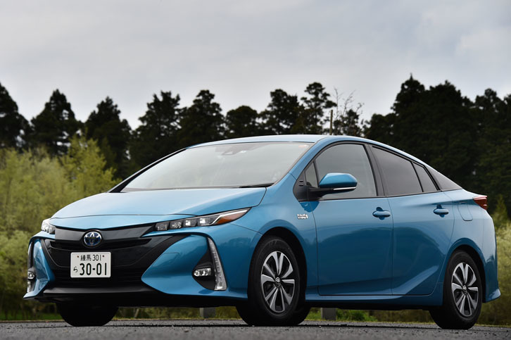 トヨタ・プリウスPHV S“ナビパッケージ”