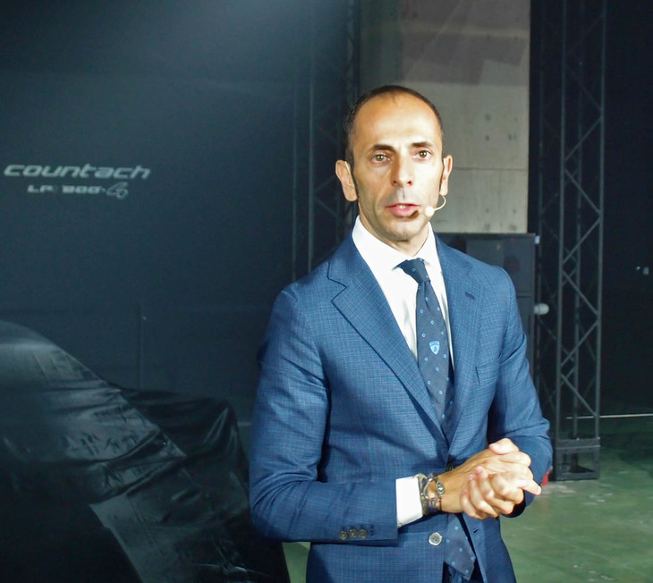 「カウンタックLPI800-4」の国内初披露に合わせて来日した、アウトモビリ・ランボルギーニのフランチェスコ・スカルダオーニ氏。「ランボルギーニの収益性はフォルクスワーゲン グループのなかでもトップ」と胸を張る同氏は、自身が統括するアジア・パシフィック地域において、日本が極めて重要な市場であることも強調した。