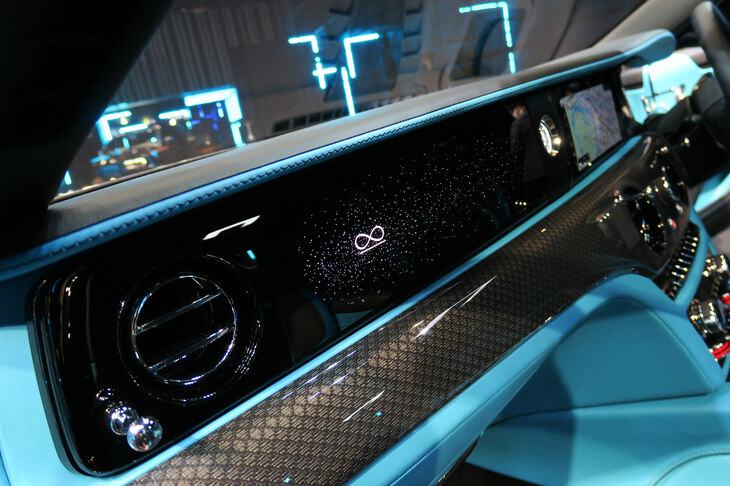 ロールス・ロイス・ブラックバッジ・ゴースト（ダッシュボード）