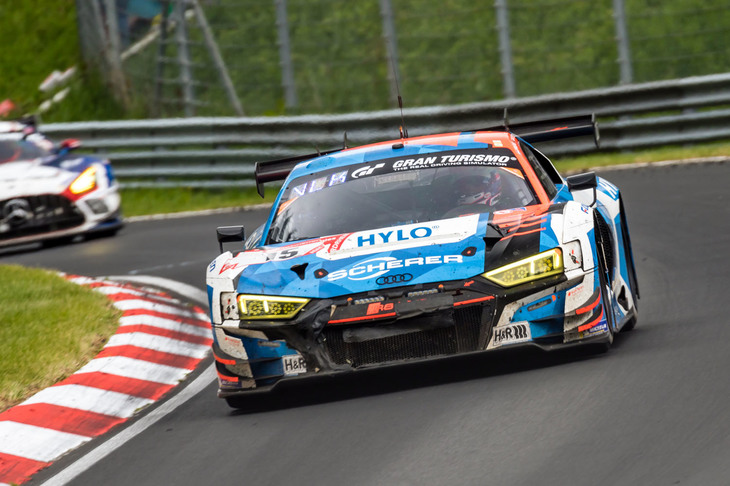 総合優勝を果たしたAudi Sport Team Phoenixの「アウディR8 LMS」。24時間走って6位までが同一ラップという、し烈なレースだった。