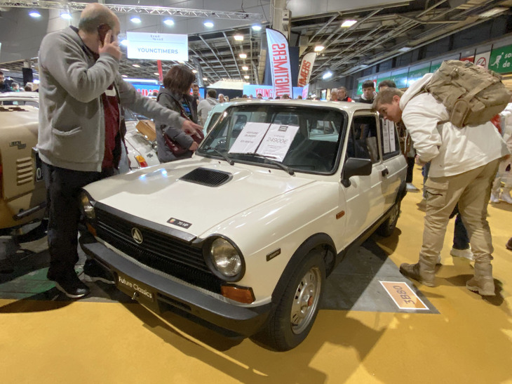 さりげなく展示されていたにもかかわらず、会場では多くの来場者の注目を浴びていた。