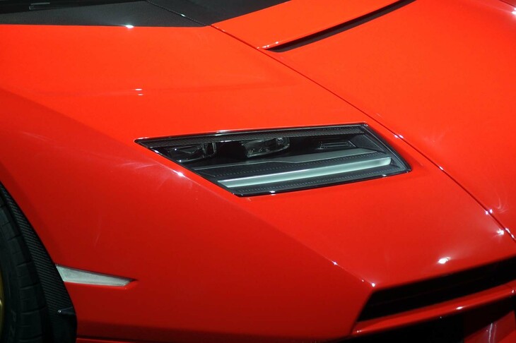 ランボルギーニ・カウンタックLPI800-4（ヘッドランプ）