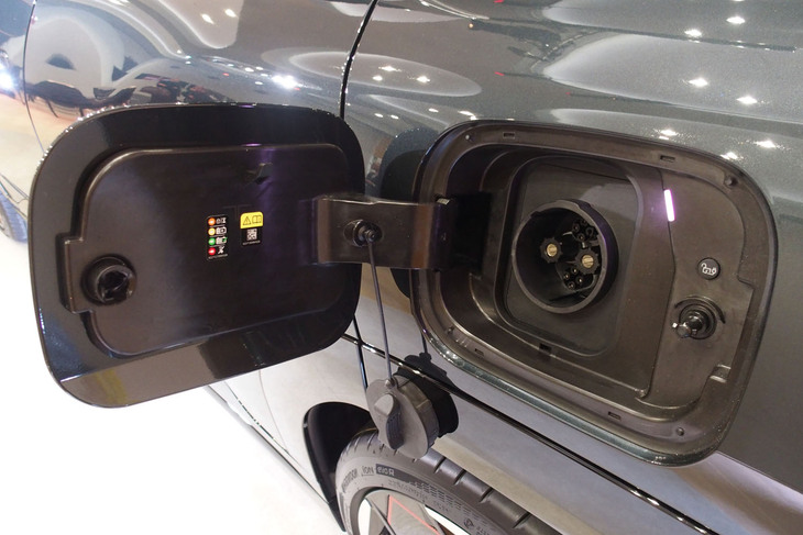 MINIジョンクーパーワークス エースマンE（給電口）